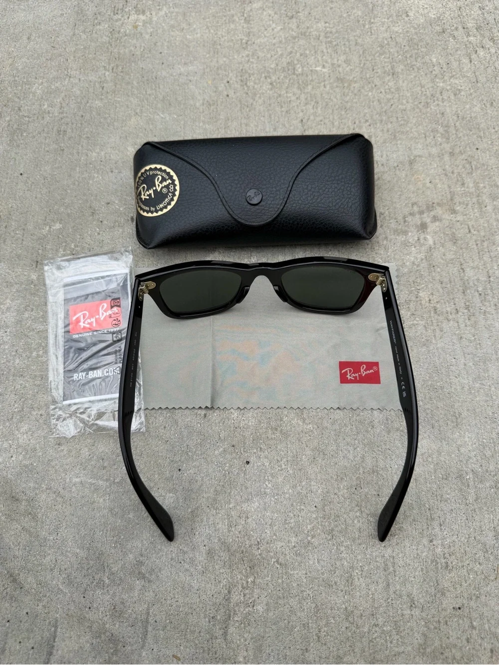 RayBan RB2140 Wayfarer Sunglasses G-15 Lens Black Frame